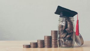 pilhas de moedas formando um gráfico crescente